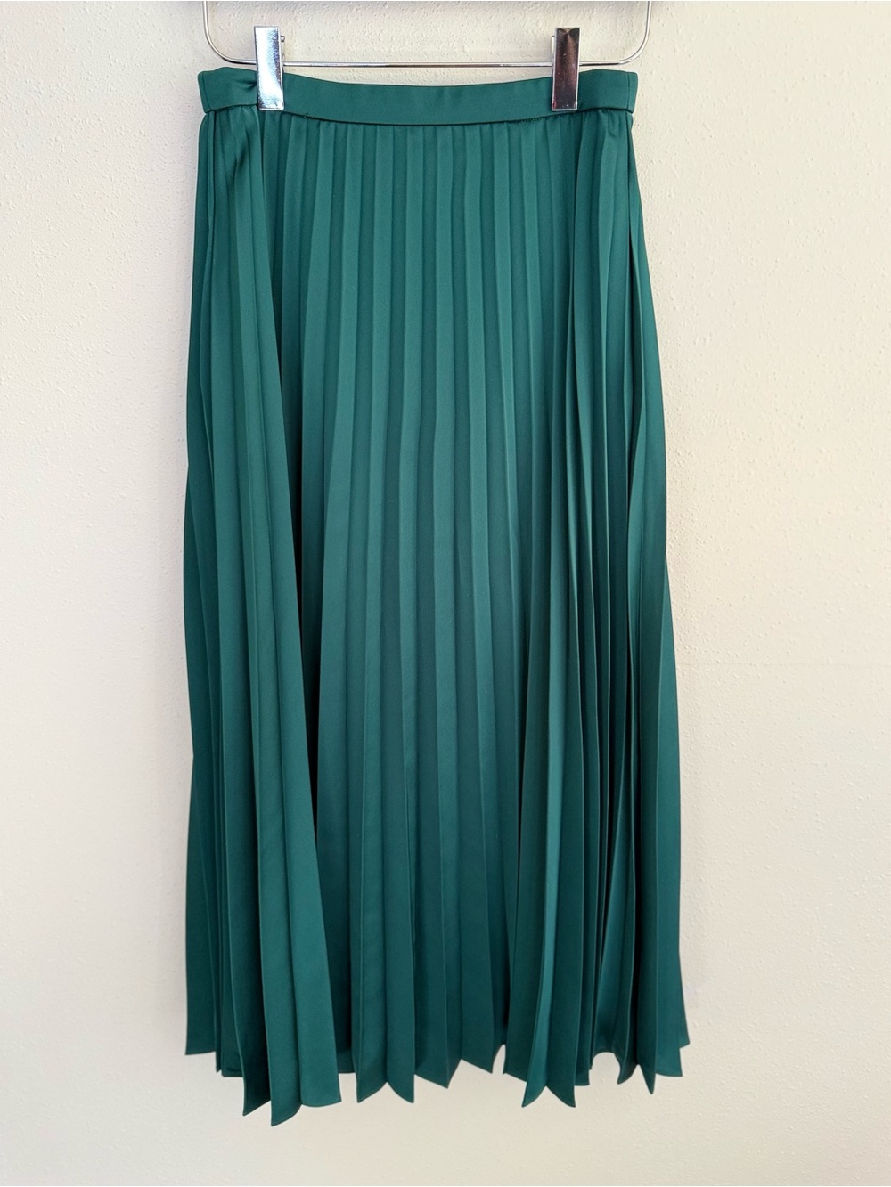 J. Crew Emerald Green Pleated Midi Skirt Satin Flowy Size 00 - Picture 4 of 6